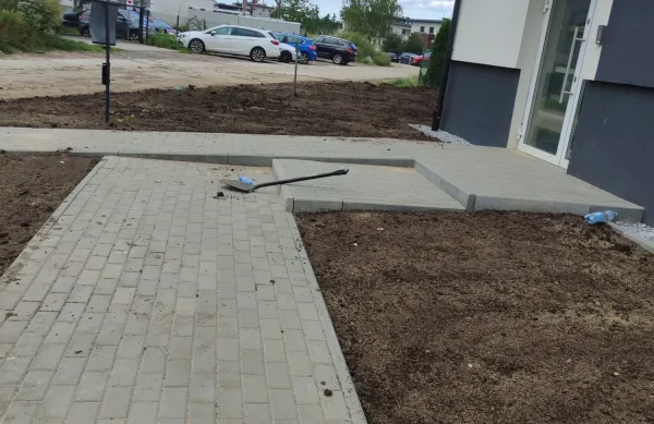 Układanie kostki brukowej osiedle (8)