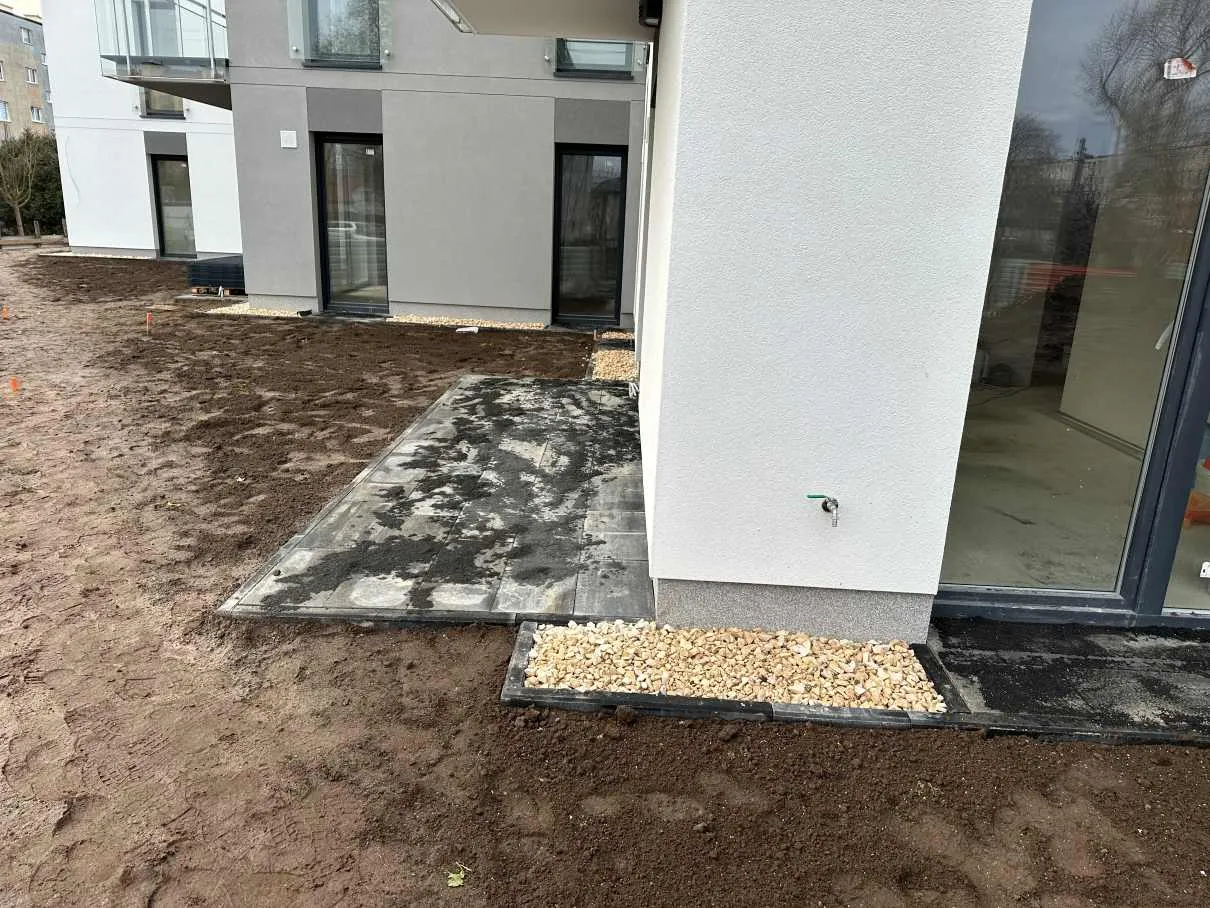 Zagęszczanie i układanie kostki stogi (11)