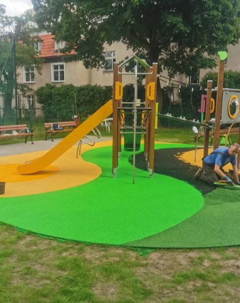 Place zabaw nawierzchnie bezpieczne (10)