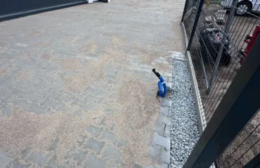 Układanie płyt utwardzanie terenu kanalizacja Układanie płyt utwardzanie terenu kanalizacja burzowa